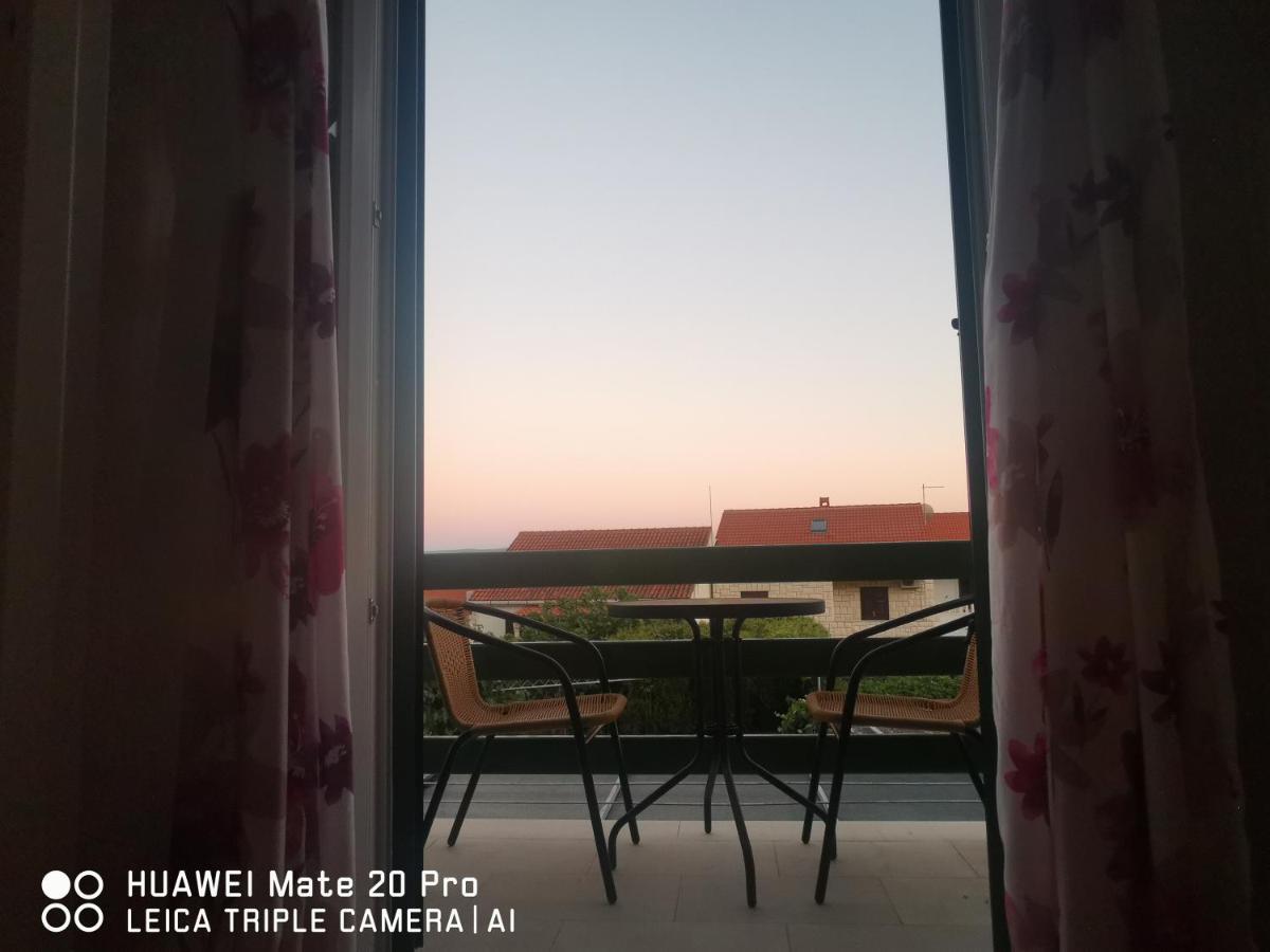 Apartmani Franceska Bol Exterior photo