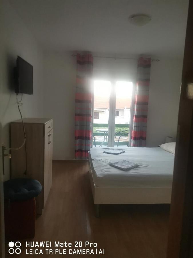 Apartmani Franceska Bol Exterior photo