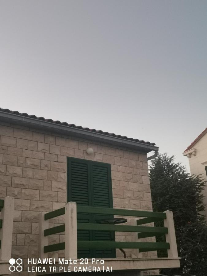 Apartmani Franceska Bol Exterior photo
